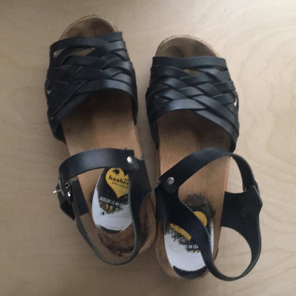 Swedish Hasbeens low heel clogs